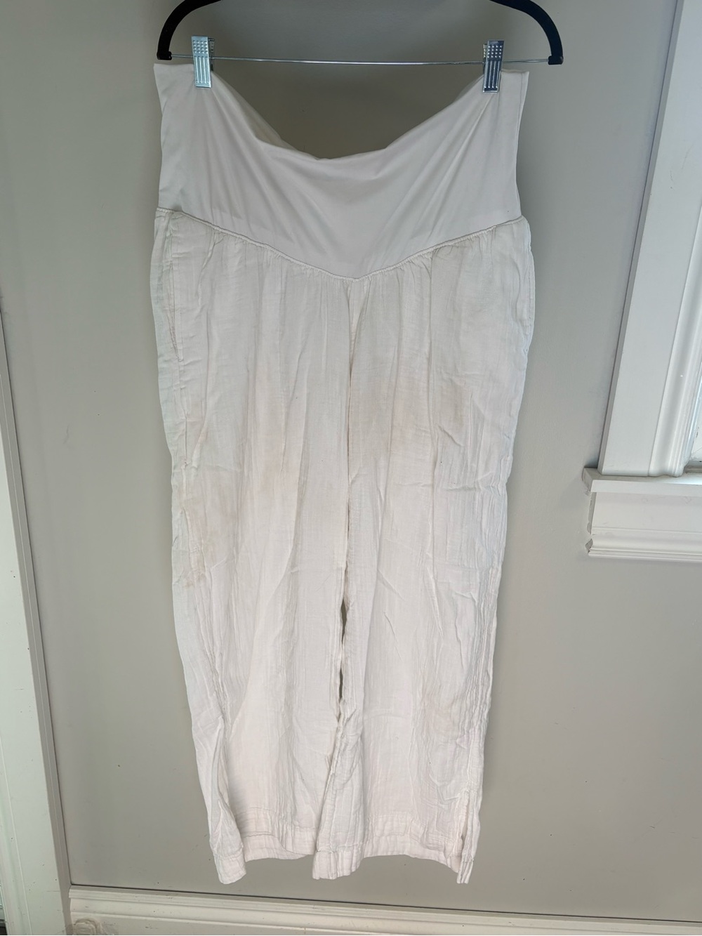Old Navy White Wide-Leg Maternity Pants with Rollover Waist - Picture 2 of 4